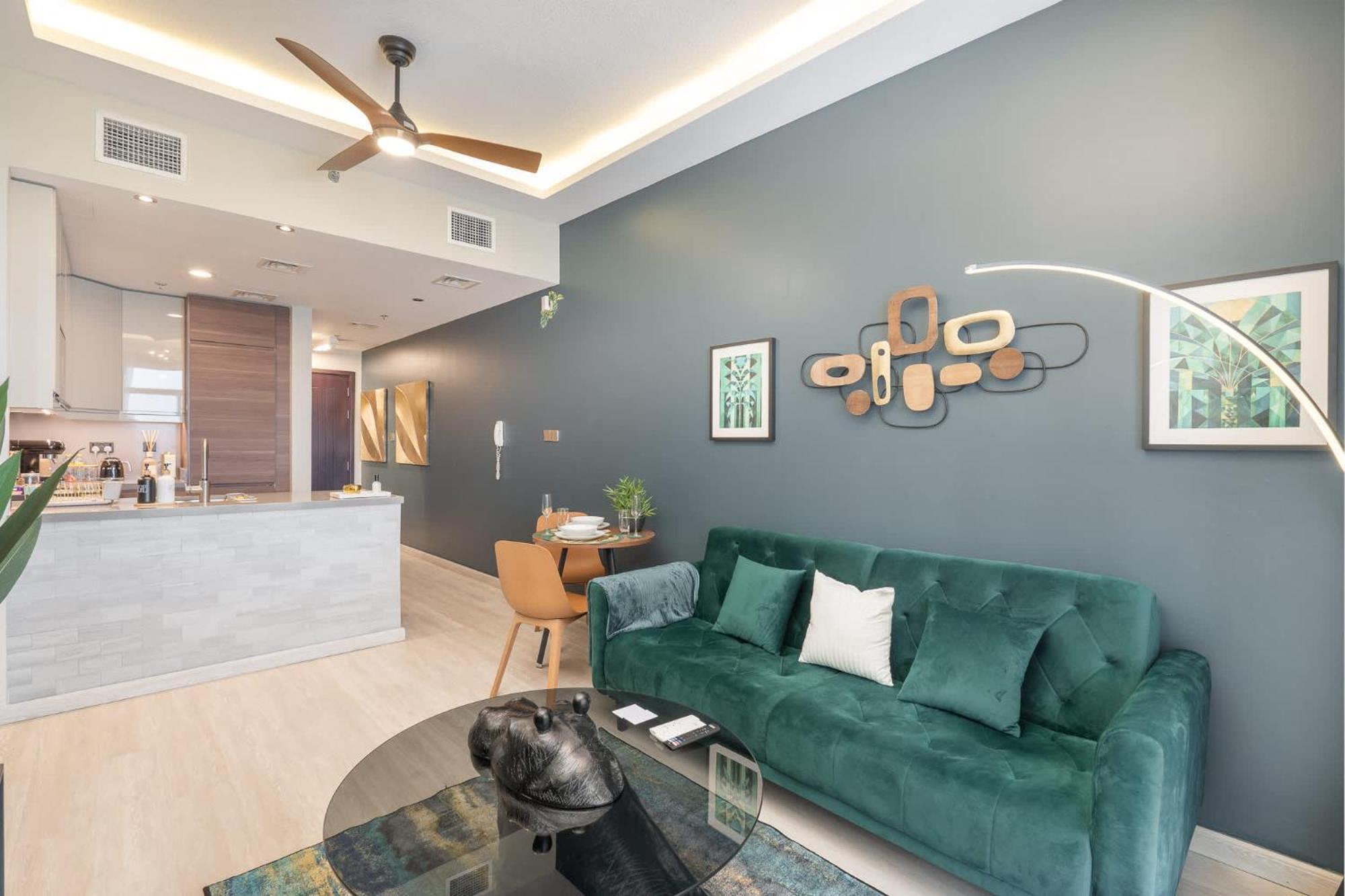 Calm 1-bedroom With Relaxing Balcony Atmosphere In Liwan *