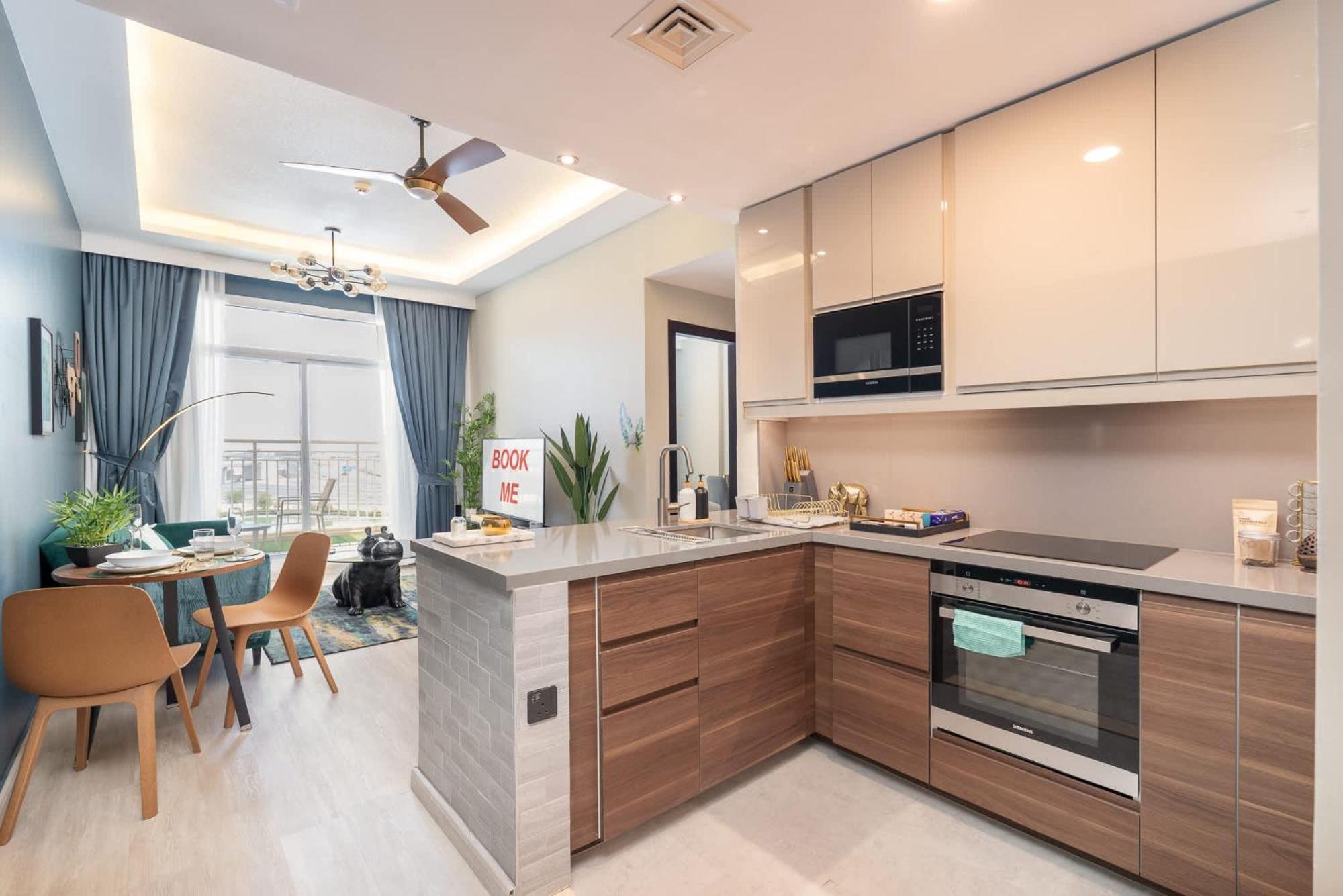 Calm 1-bedroom With Relaxing Balcony Atmosphere In Liwan