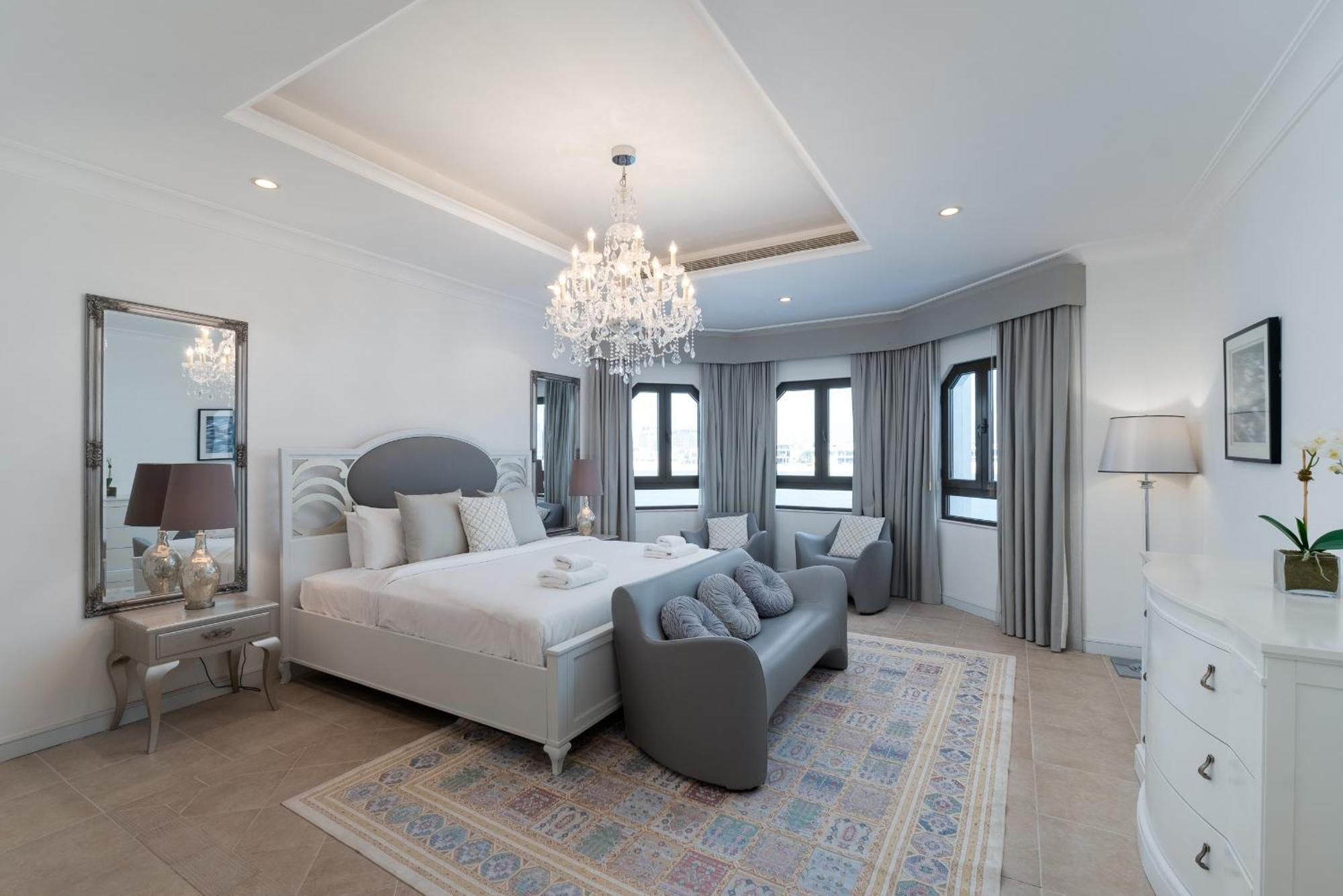 Frond M, Beachfront Villa, Palm Jumeirah - Mint Dubai