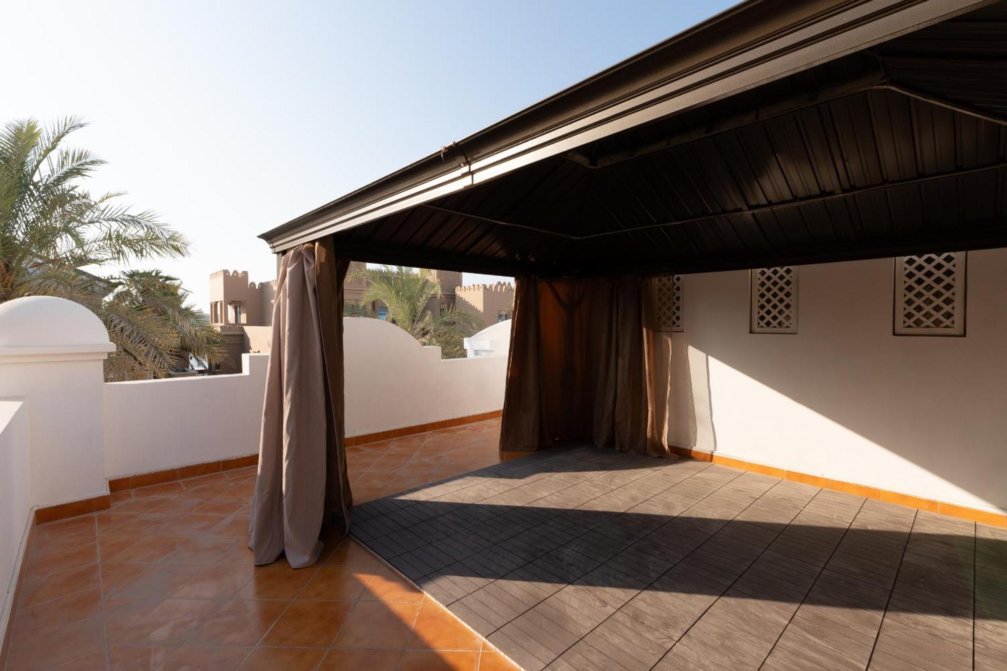 Frond M, Beachfront Villa, Palm Jumeirah - Mint Villa *