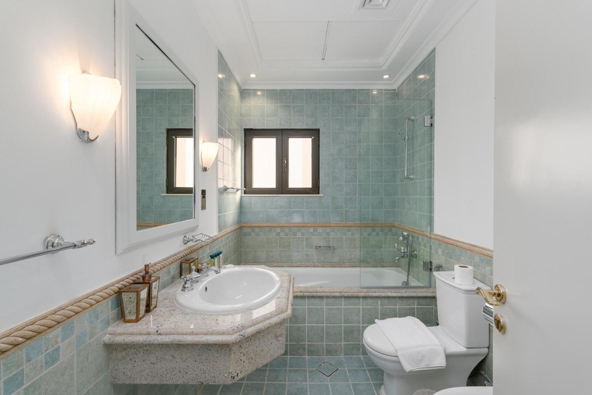 Villa Frond M, Beachfront Villa, Palm Jumeirah - Mint Dubai