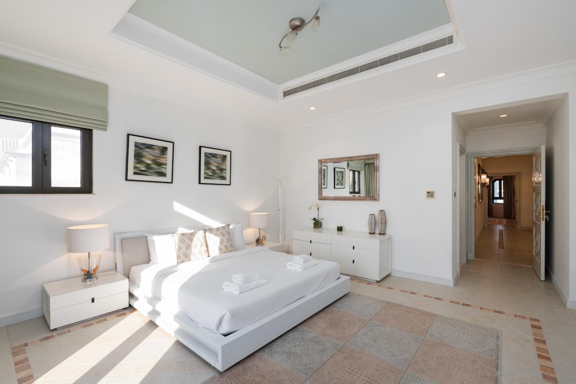 Frond M, Beachfront Villa, Palm Jumeirah - Mint *