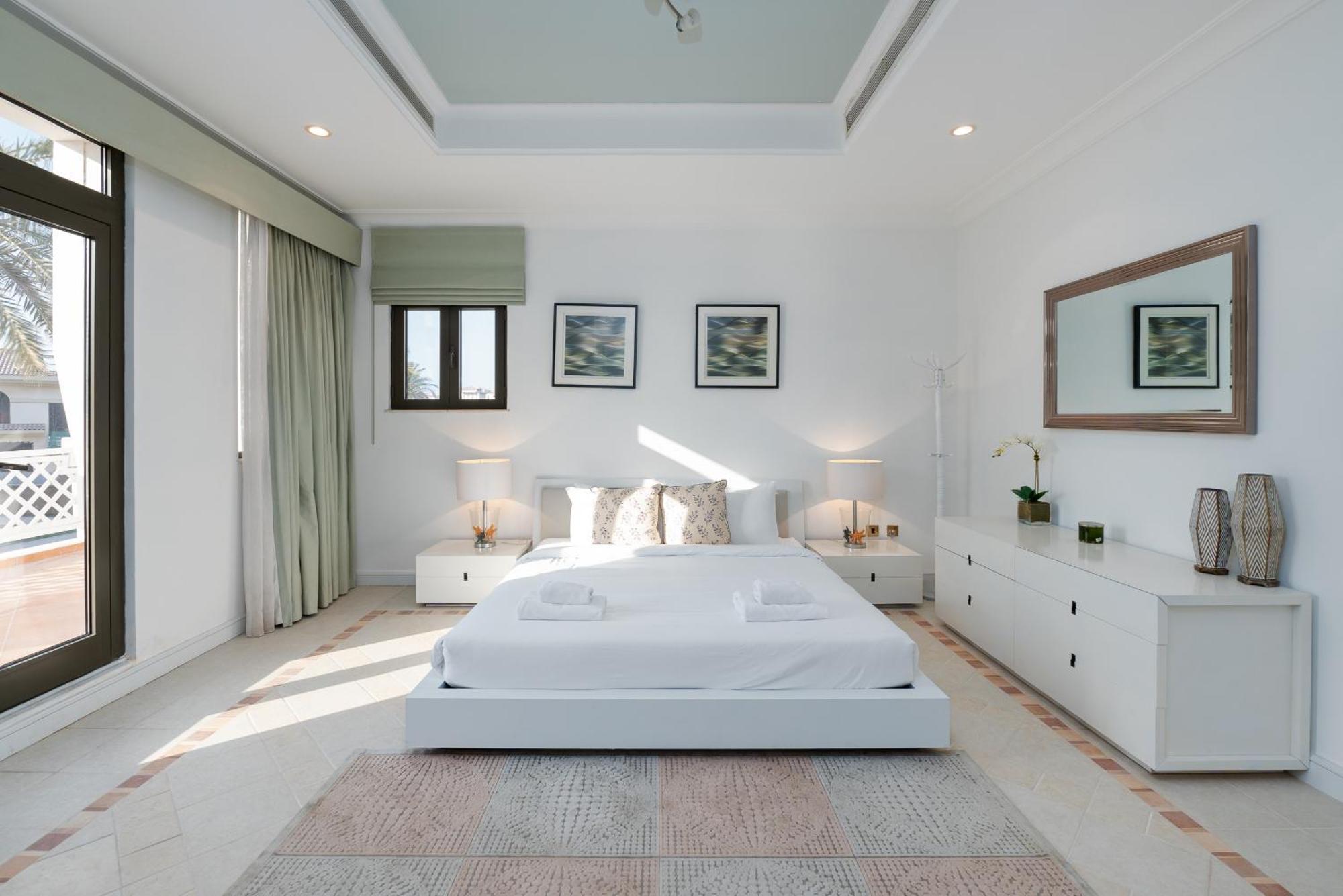 Frond M, Beachfront Villa, Palm Jumeirah - Mint *