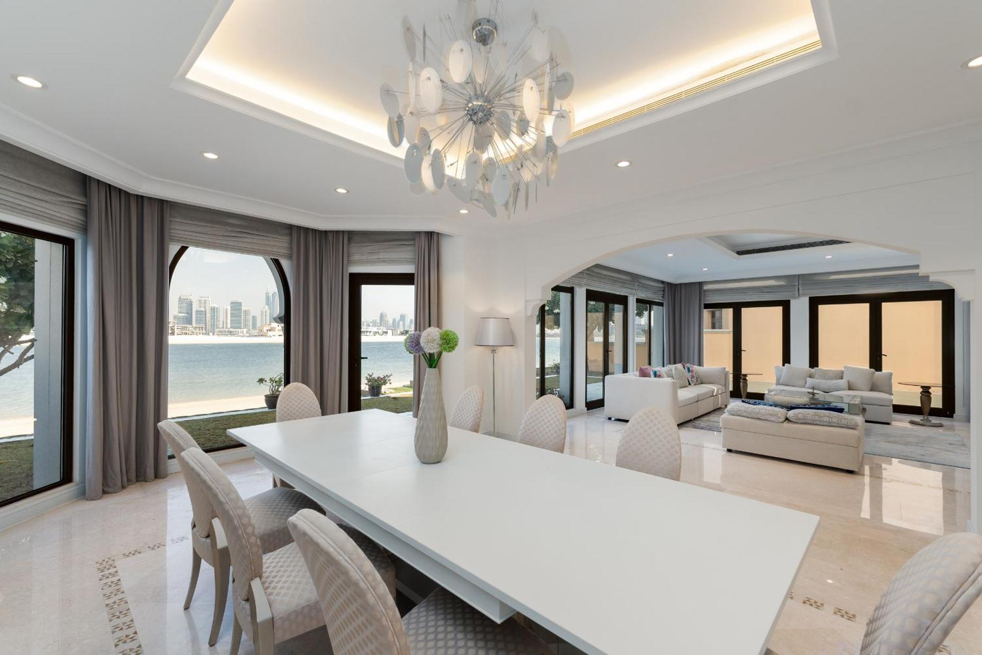 Villa Frond M, Beachfront Villa, Palm Jumeirah - Mint Dubai