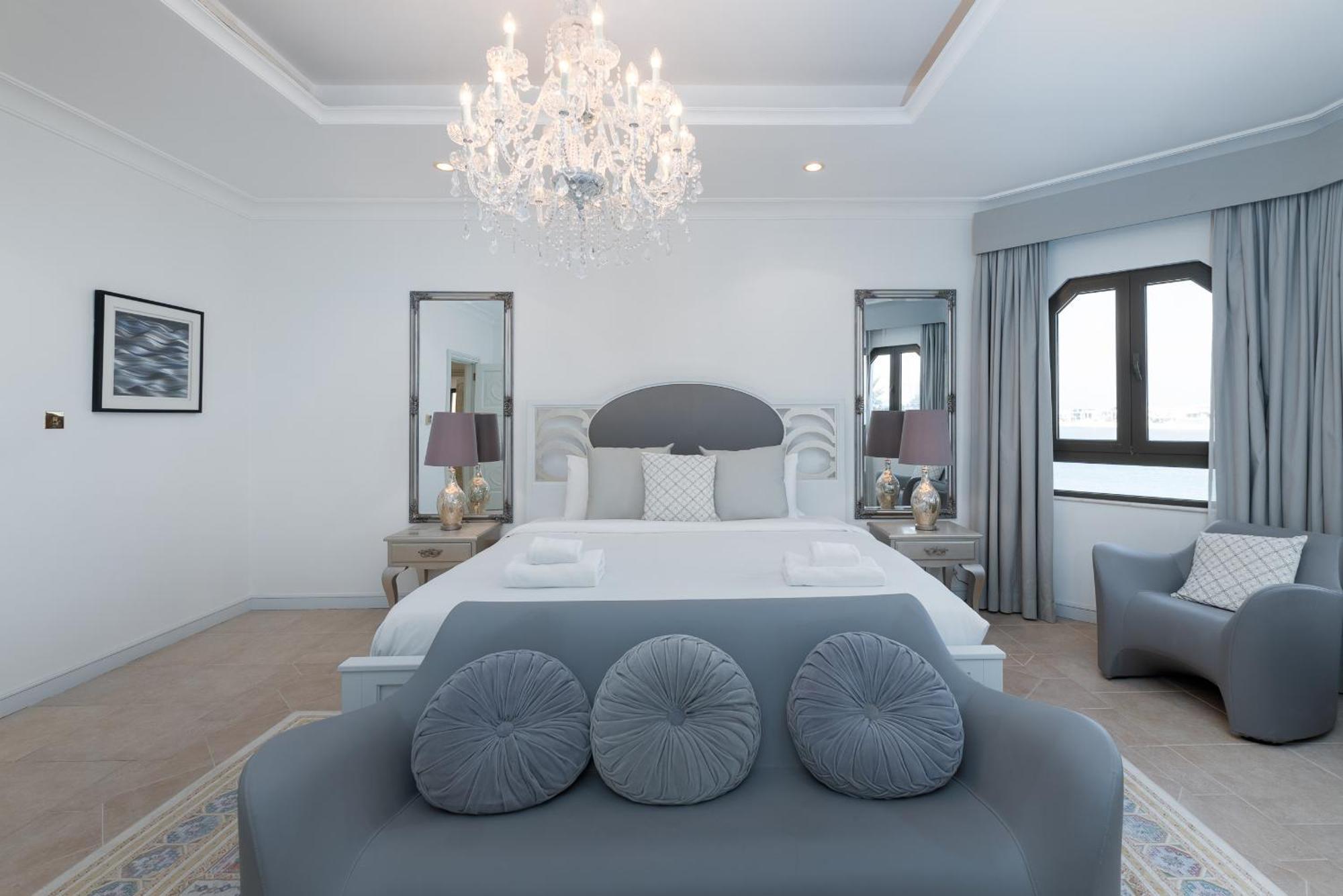 Frond M, Beachfront Villa, Palm Jumeirah - Mint Villa