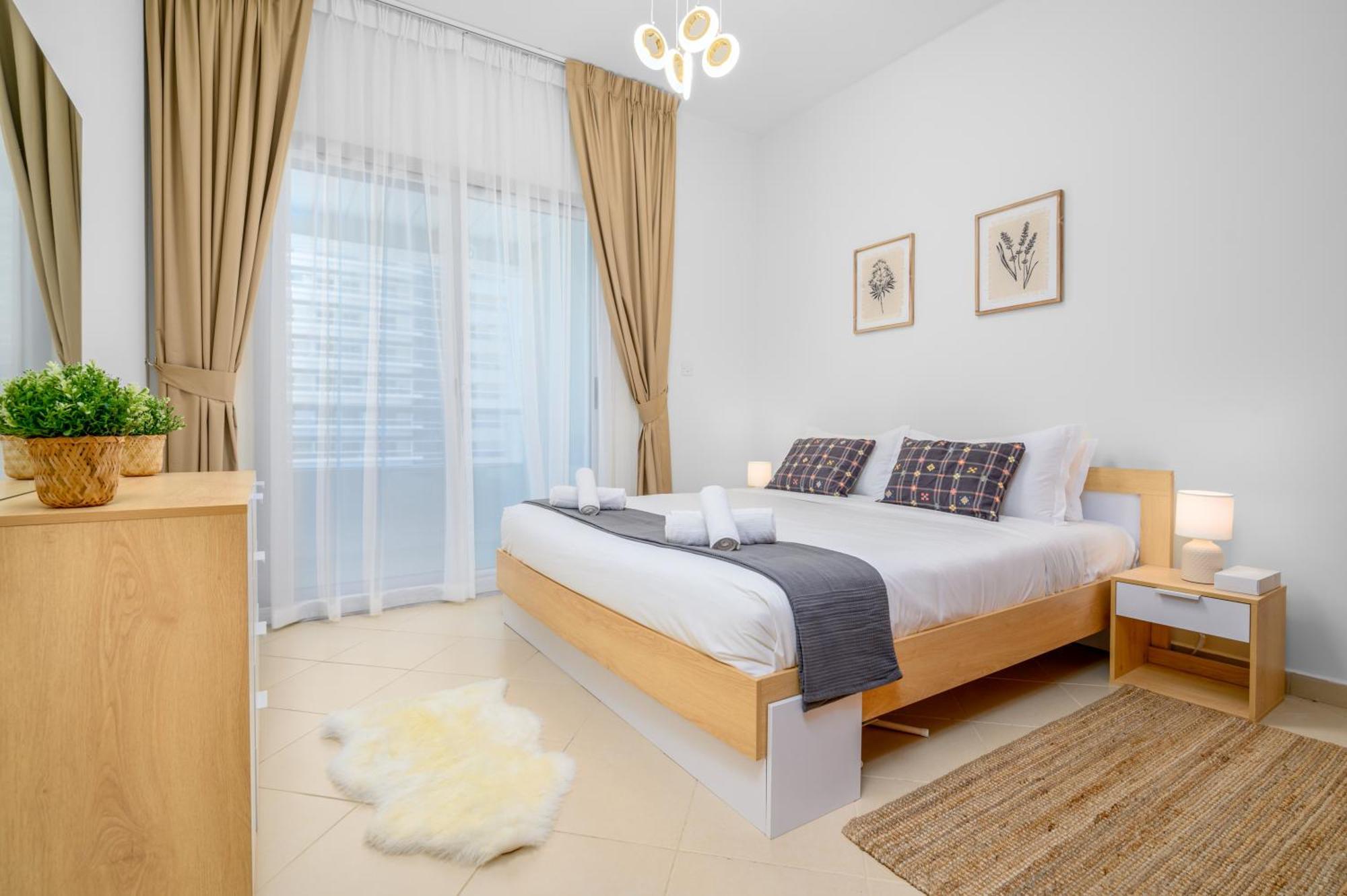 Luxurious 1-br In Active Marina Daire *