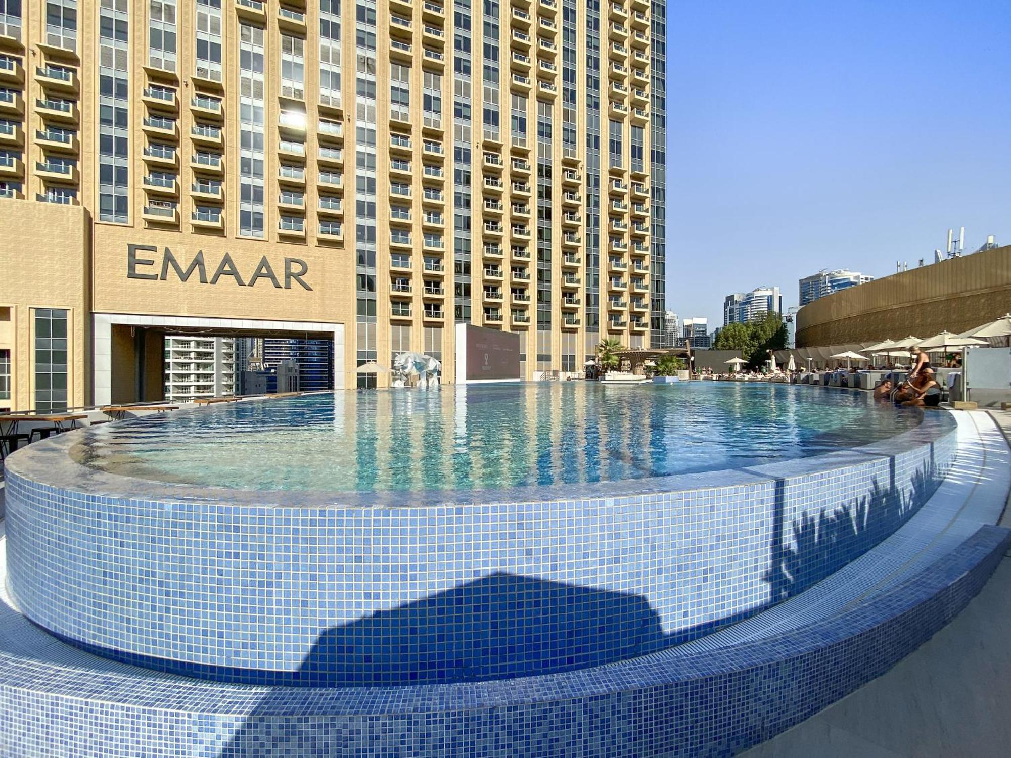 Vayk - Elegant 1 Bedroom Overlooking Marina Canal Apartment Dubai