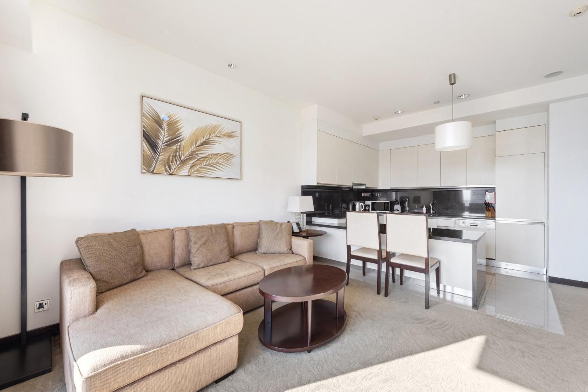 Apartment Vayk - Elegant 1 Bedroom Overlooking Marina Canal Dubai