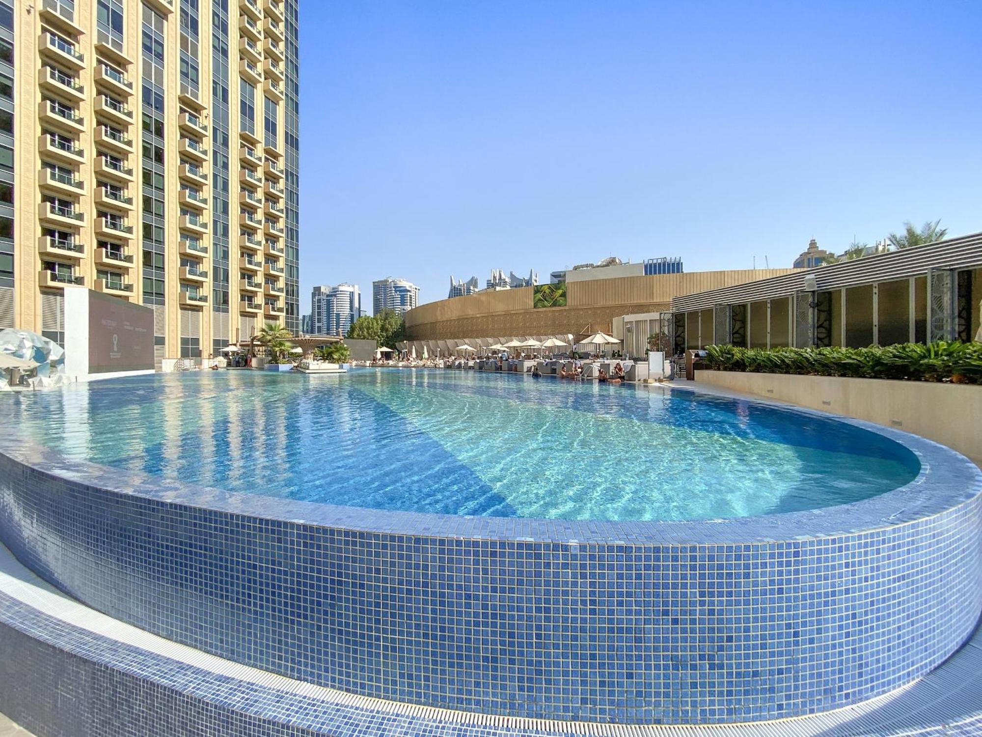 Apartment Vayk - Elegant 1 Bedroom Overlooking Marina Canal