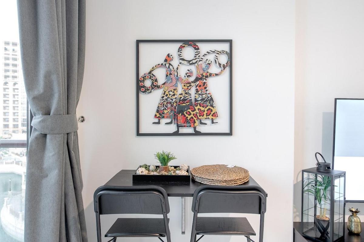 Cozy Studio With Stunning Ocean Views In Palm Jumeirah Dubai