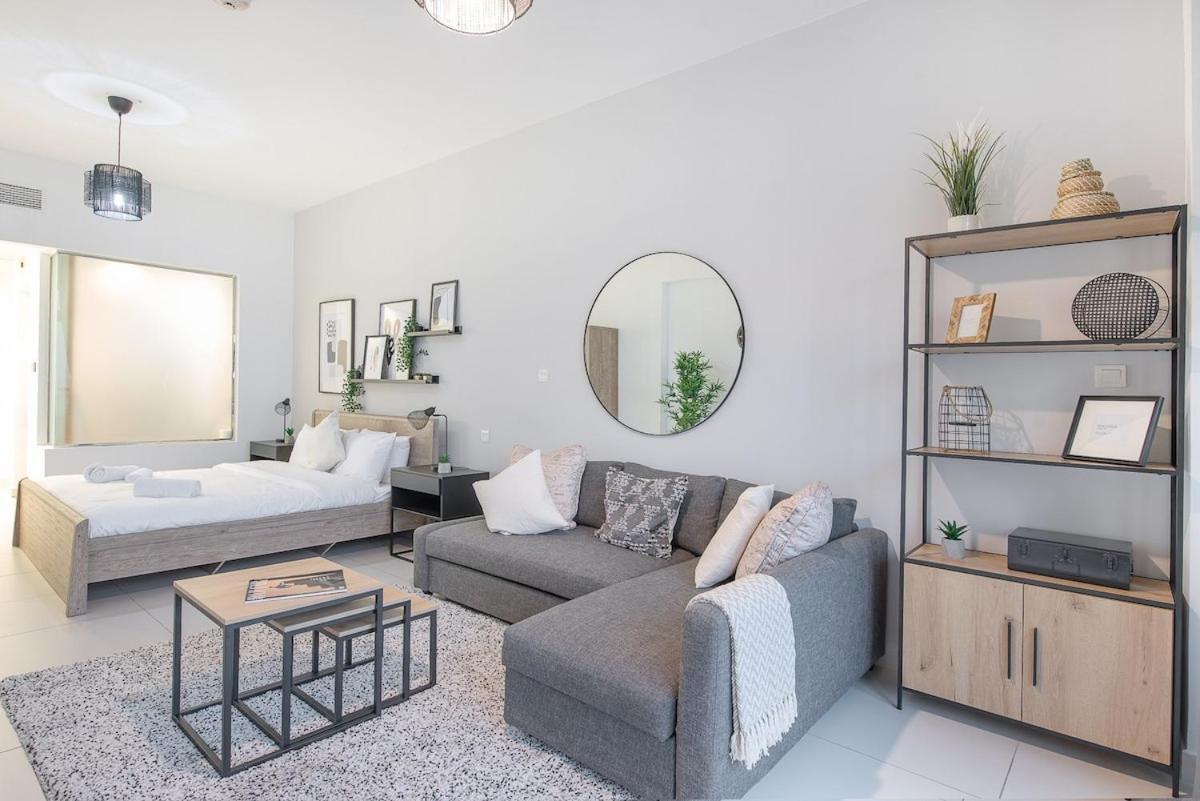 Apartment Cozy Studio With Stunning Ocean Views In Palm Jumeirah