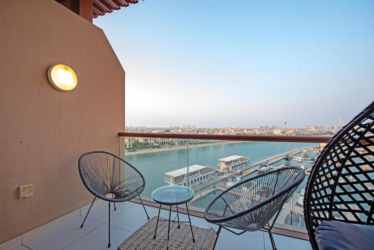 Cozy Studio With Stunning Ocean Views In Palm Jumeirah Apartment