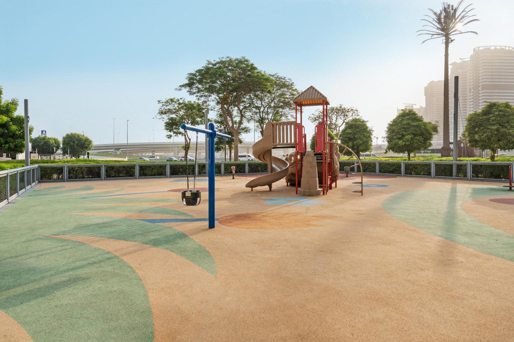 Upscale In Jlt Near Metro *