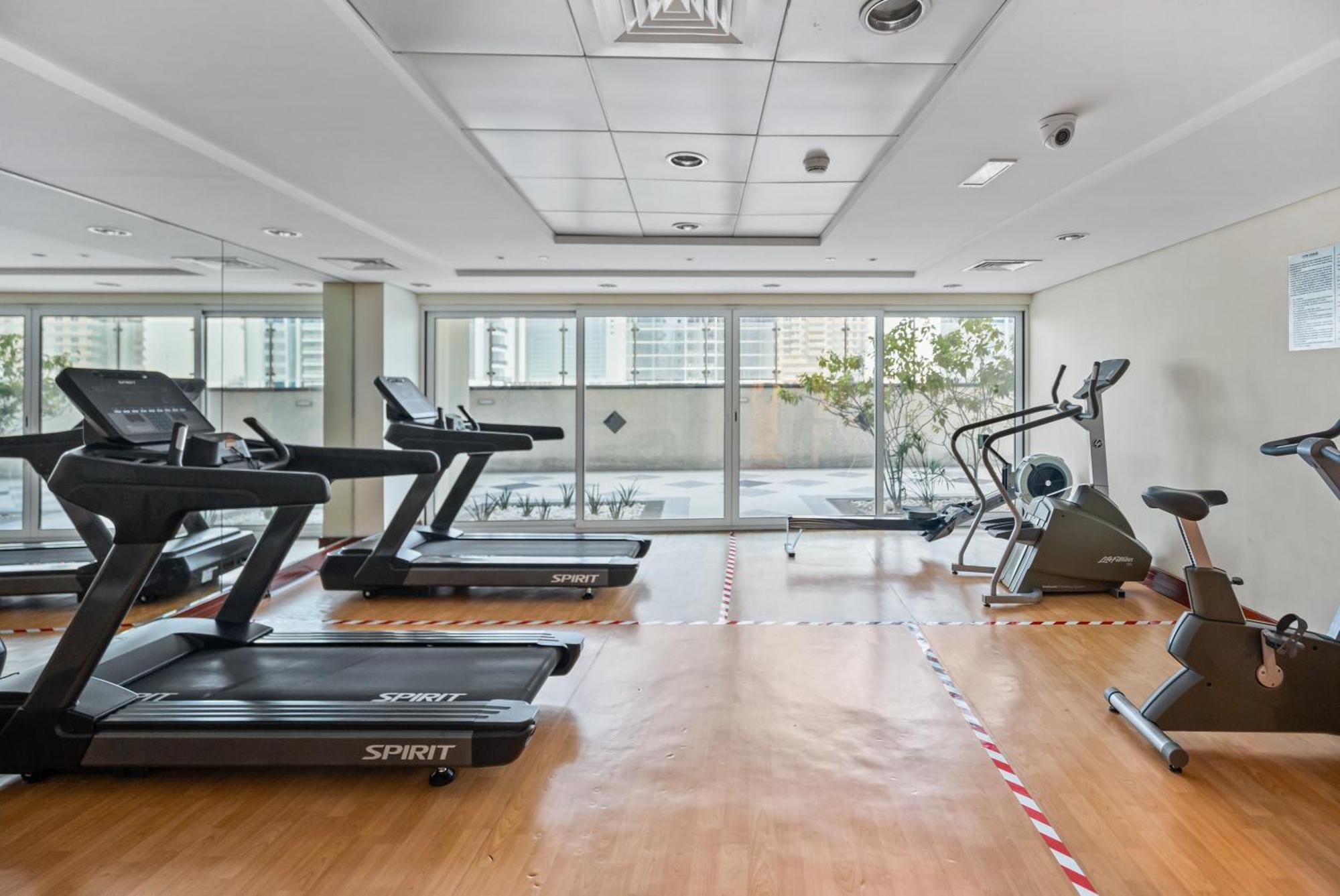 Upscale In Jlt Near Metro