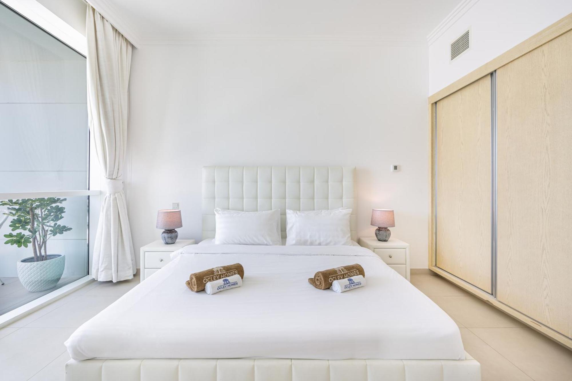 Lux With Direct Access In Al Bateen Apartment