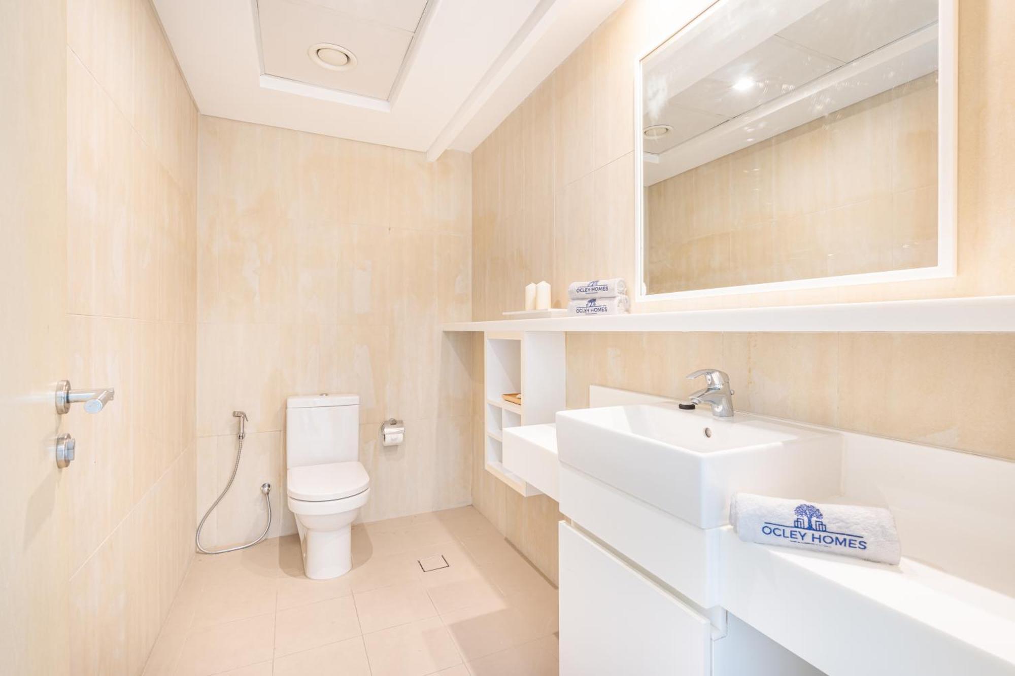 Lux With Direct Access In Al Bateen Apartment