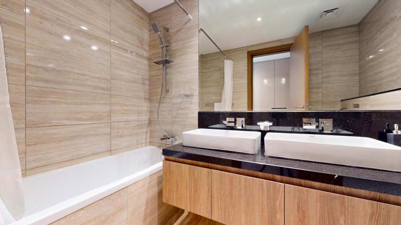 Urban Oasis - Classy Two Bedroom With View *