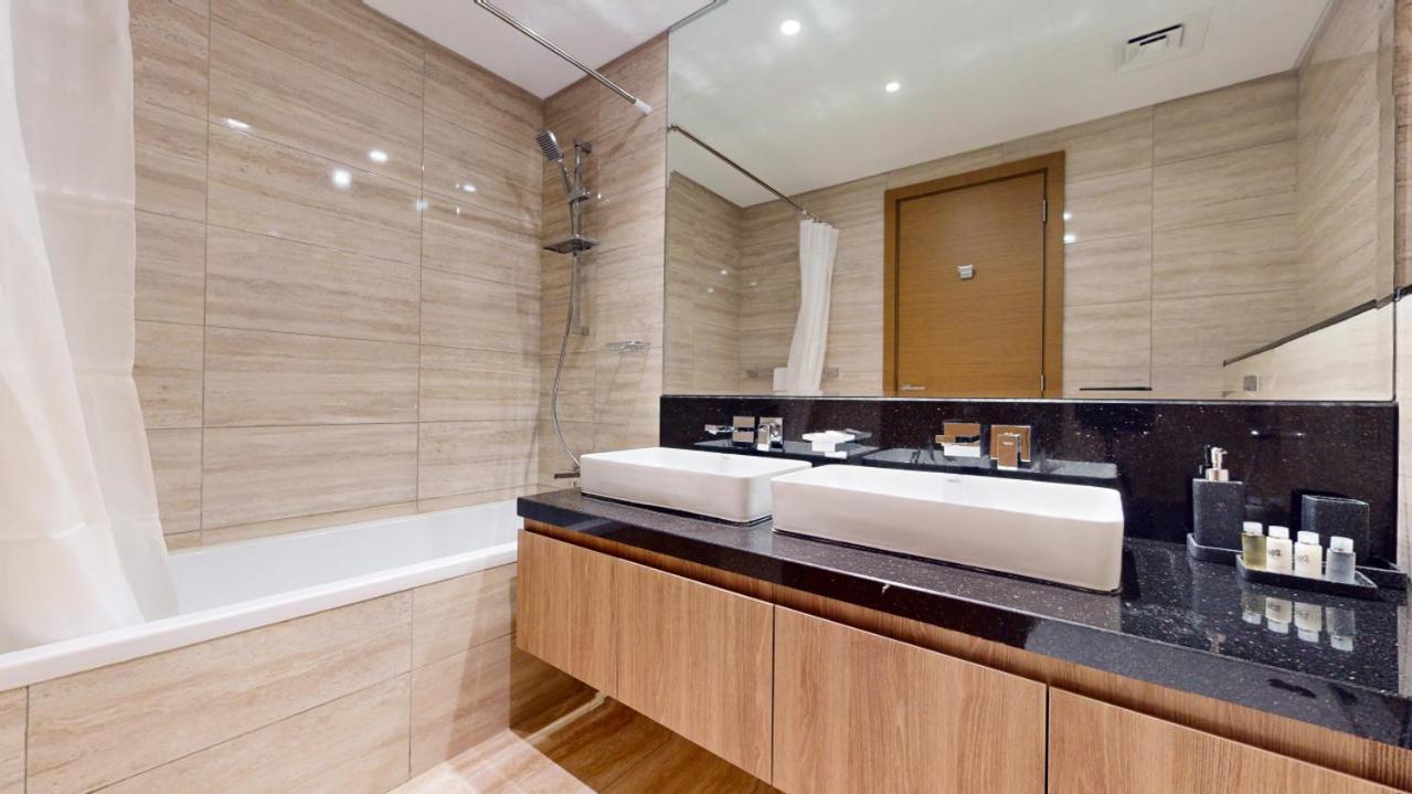 Apartment Urban Oasis - Classy Two Bedroom With View