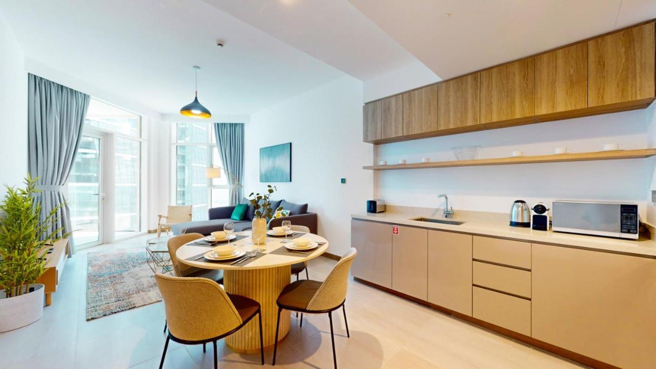 Urban Oasis - Classy Two Bedroom With View Dubai