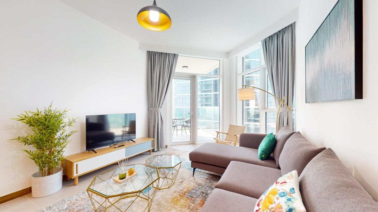 Urban Oasis - Classy Two Bedroom With View Apartment *