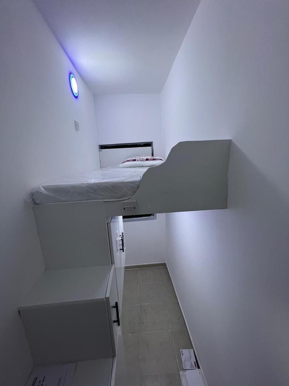 Luxnest Internet Private Bed Space Men Only Gasthof