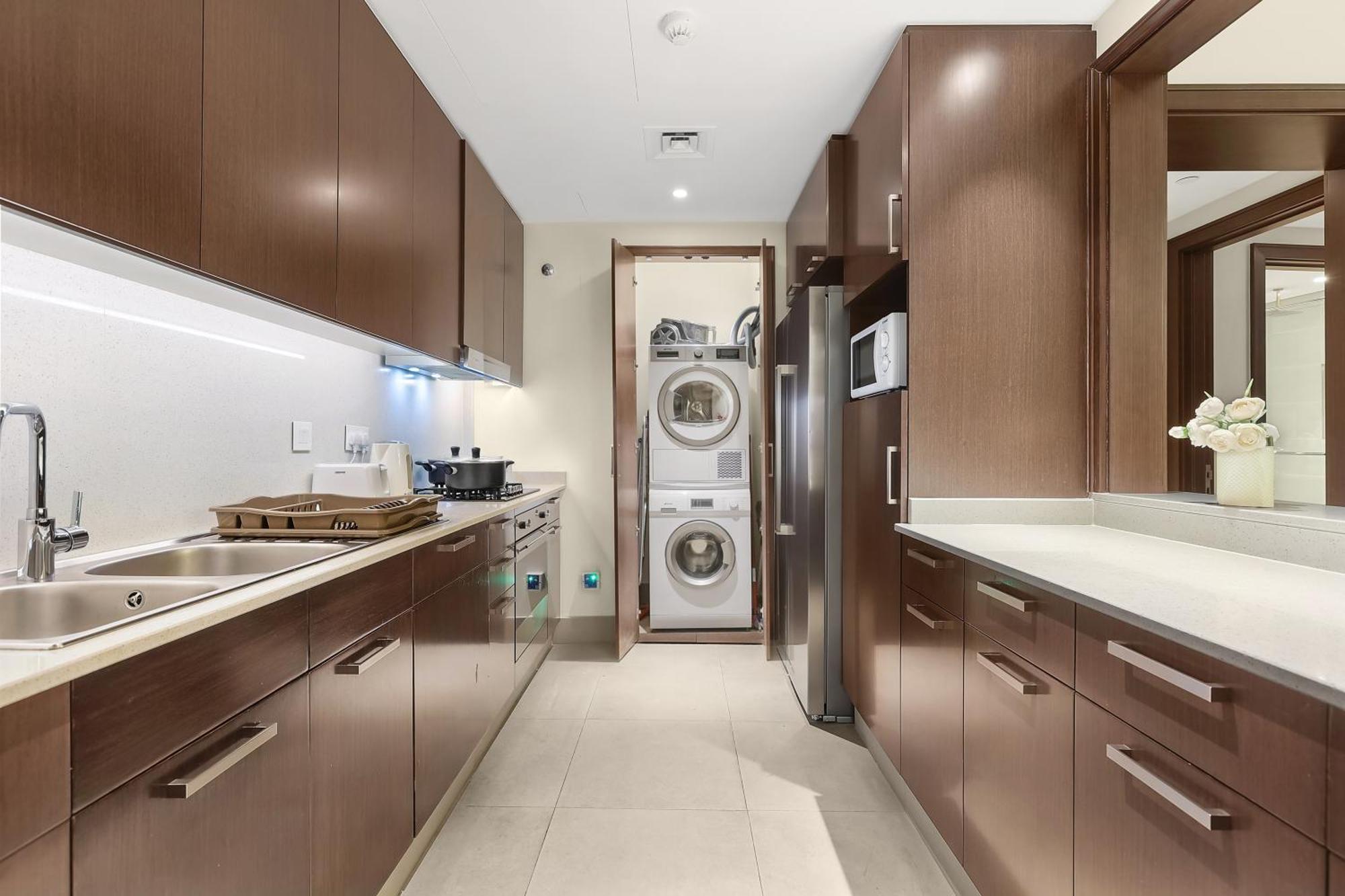 First Class 3br With Full Burj Khalifa And Fountain View Apartment