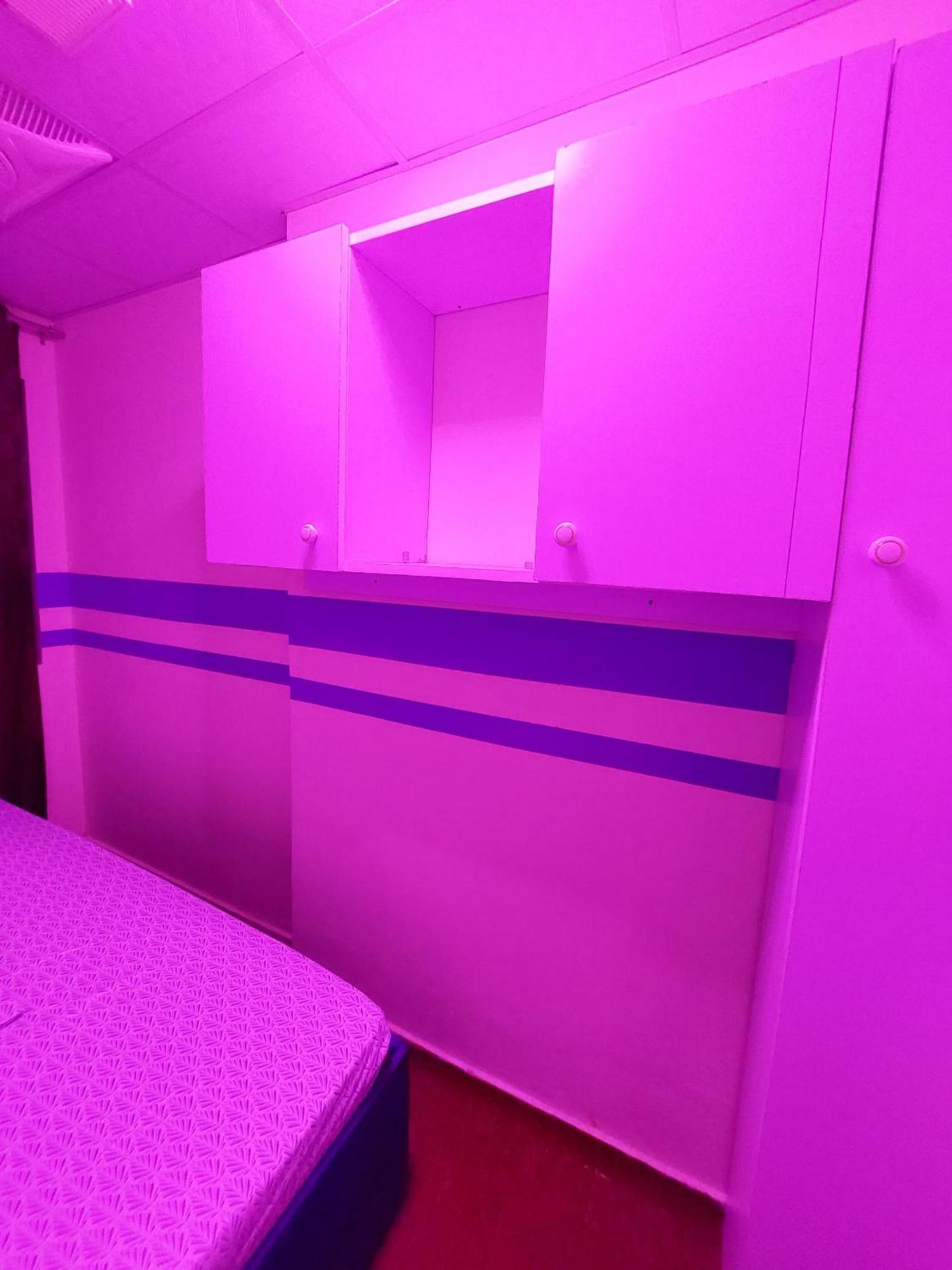 Apartamento Benitah Capsule Hostel, Family And Partitions Dubai