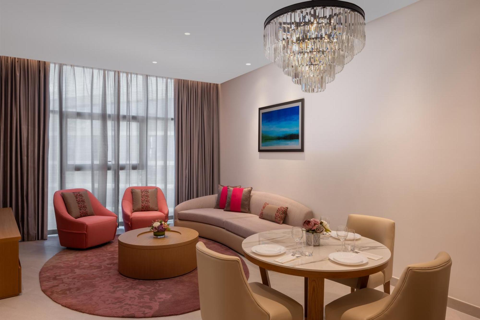 Hilton Creek & Residences Hotel Dubai