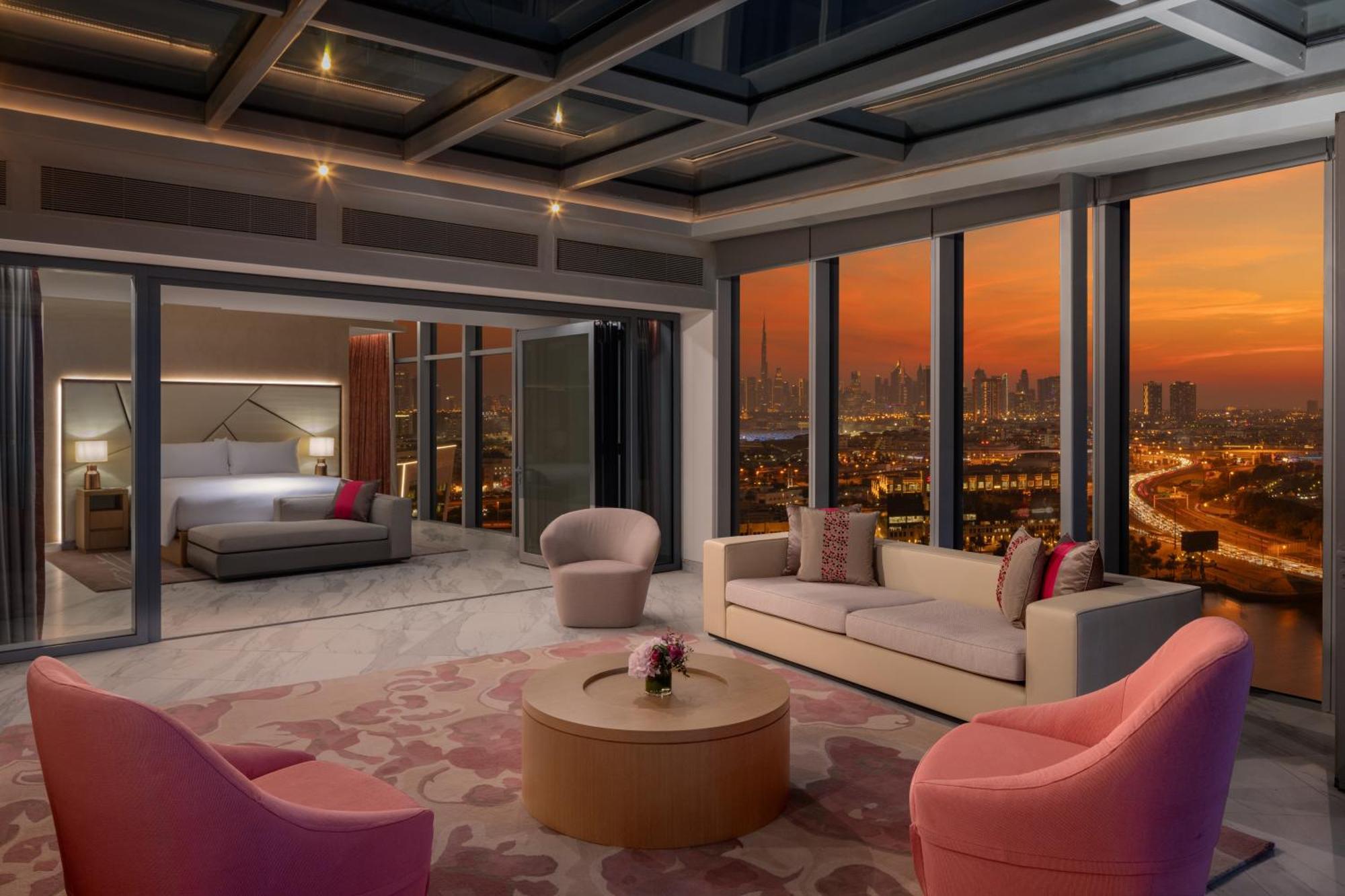 Hilton Creek & Residences 5* Dubai