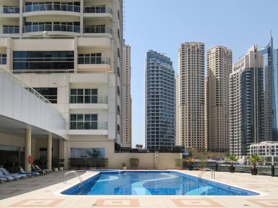 First Class Serene Marina Views Apartment *