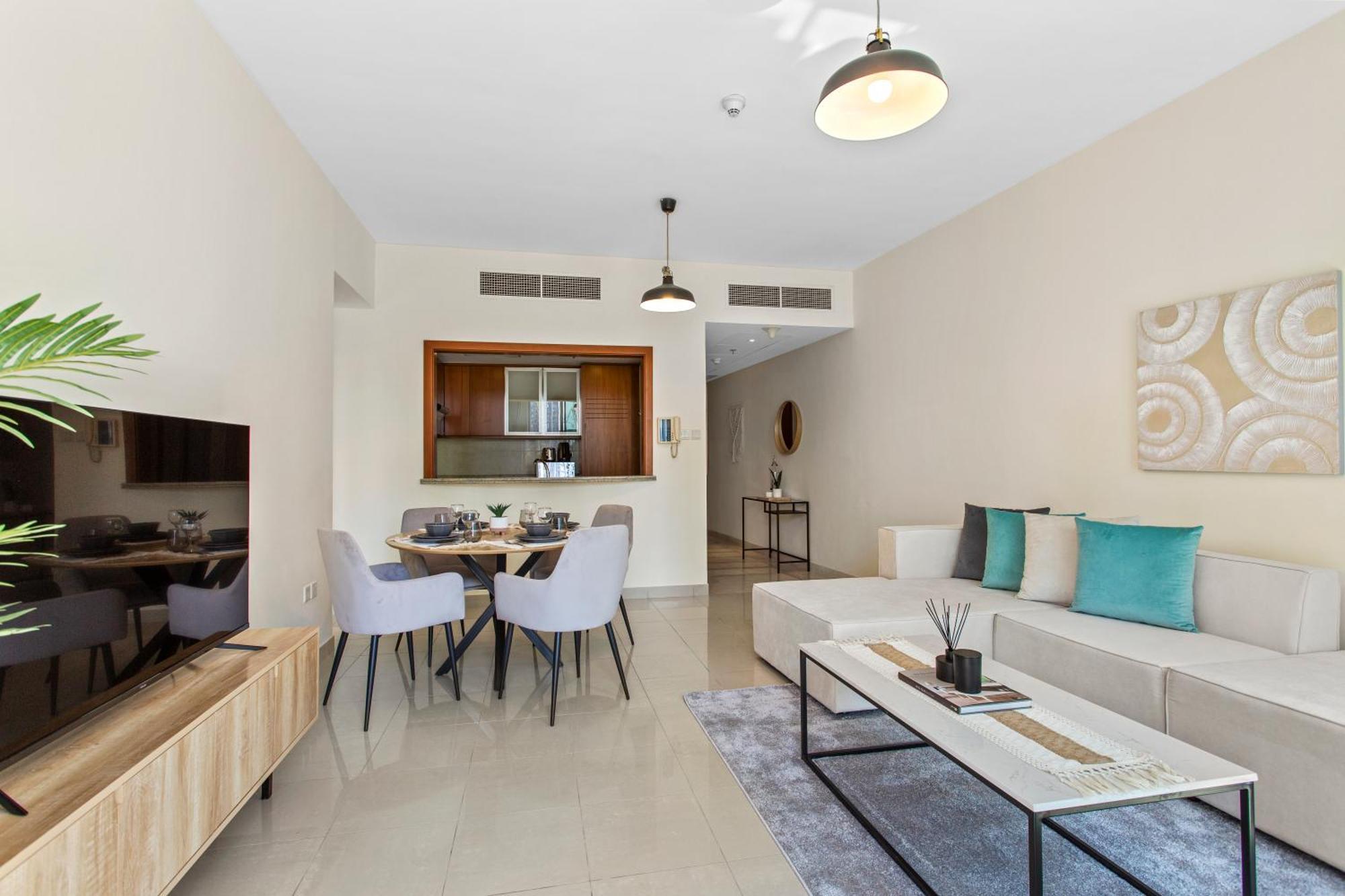Upscale 1 Bedroom In The Heart Of Downtown *