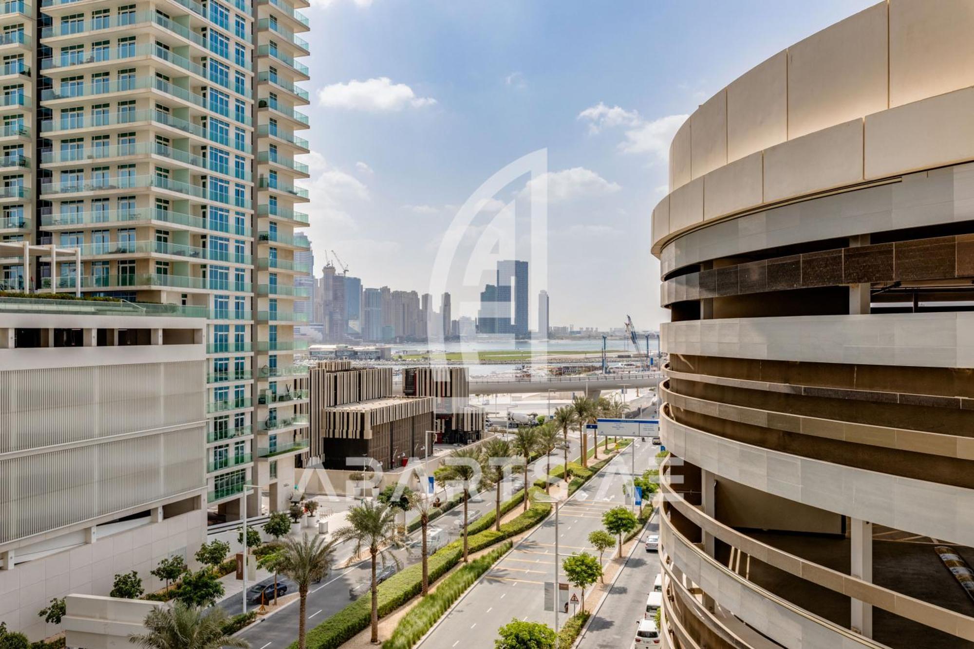 Vista - Private & Palm Jumeirah Views Apartment *