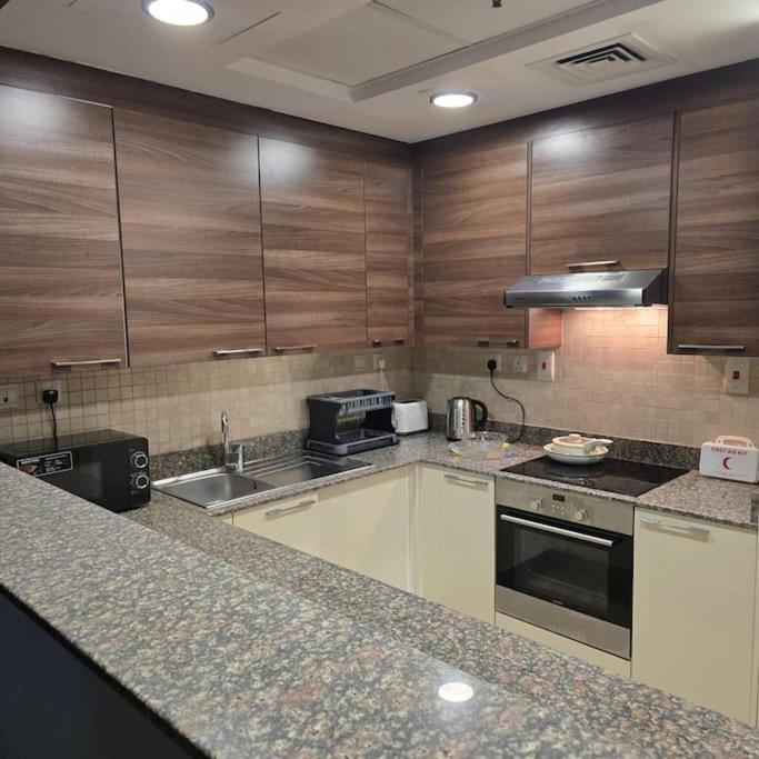 In Business Bay, Uae Daire *