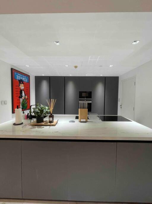 Luxury 4 Bed In Sadaf 8 On The Walk Jbr * Dubai