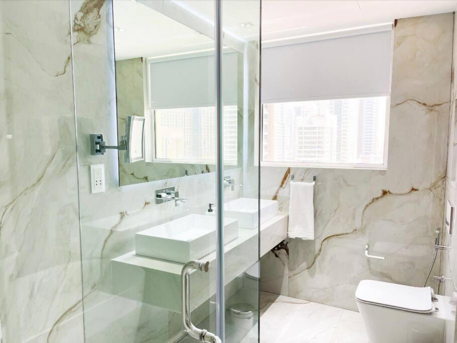 Luxury 4 Bed In Sadaf 8 On The Walk Jbr Apartment