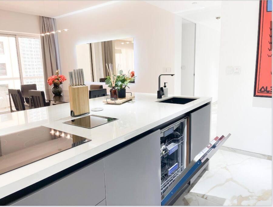 Luxury 4 Bed In Sadaf 8 On The Walk Jbr *