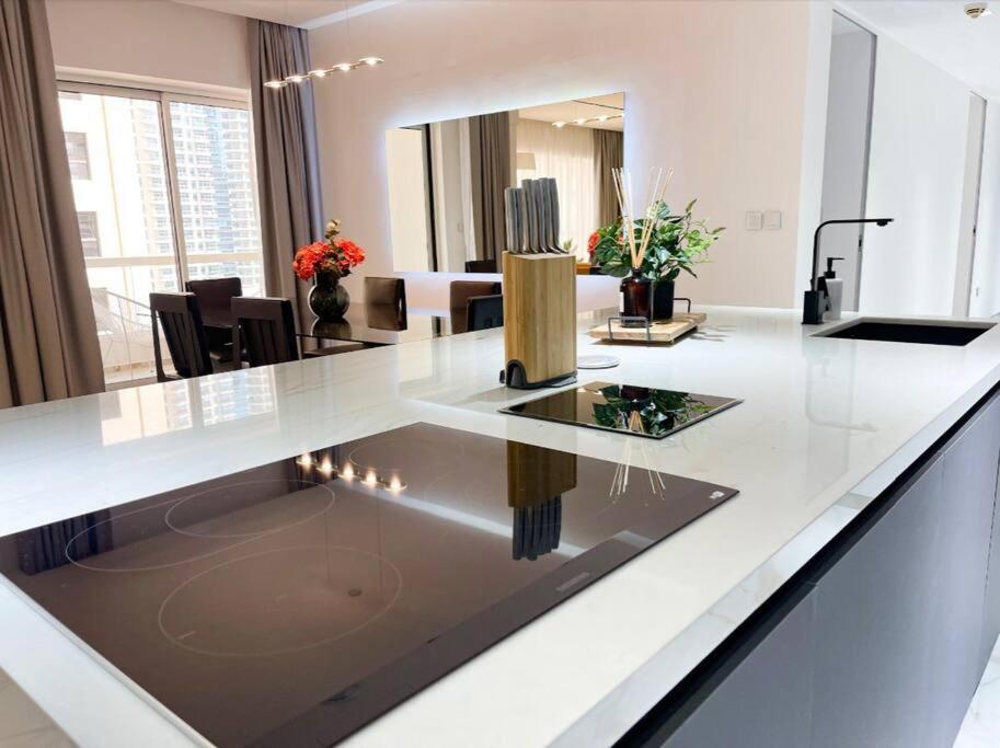 Luxury 4 Bed In Sadaf 8 On The Walk Jbr * Dubai