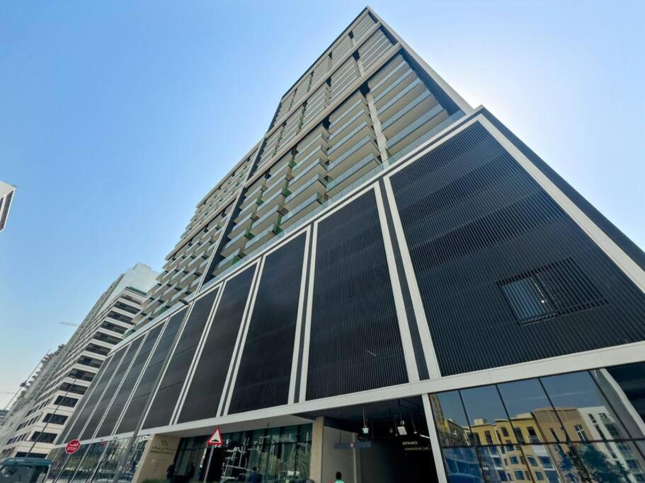 Modern 2 Bedroom In Family Community * Dubai