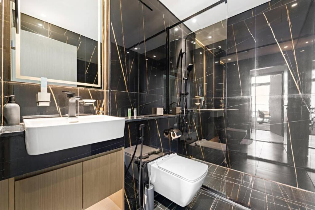 Modern 2 Bedroom In Family Community