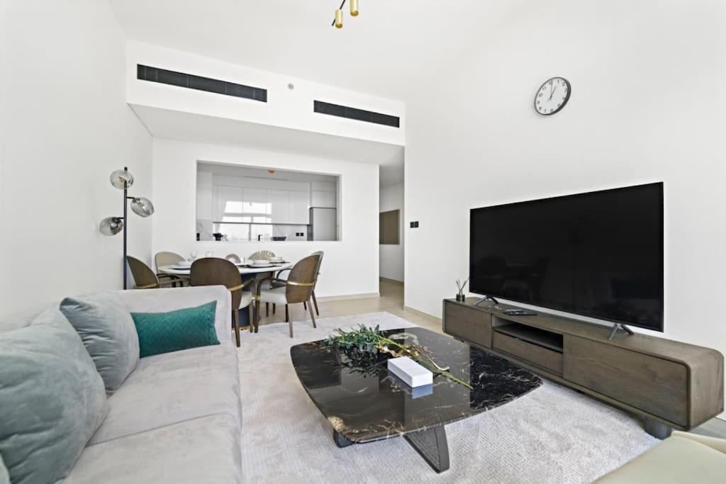 Apartment Modern 2 Bedroom In Family Community
