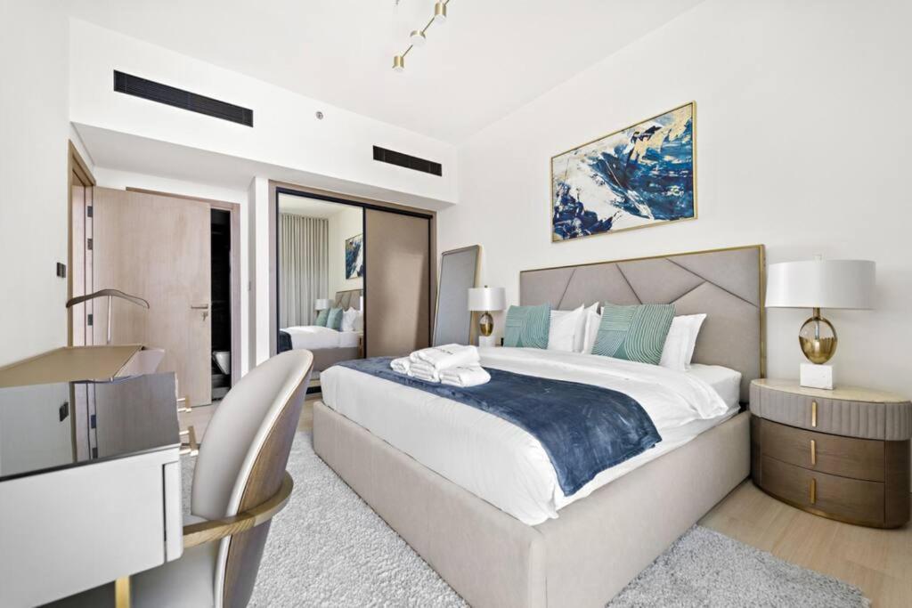 Apartment Modern 2 Bedroom In Family Community *
