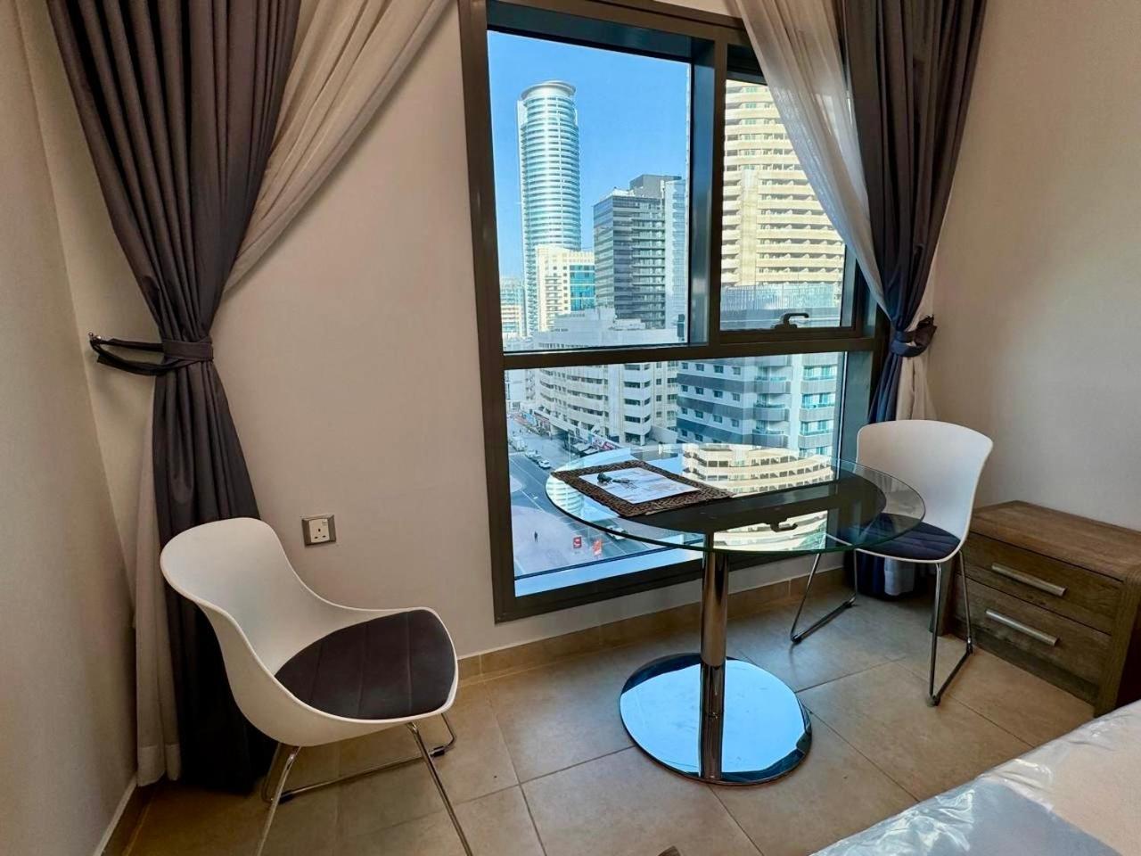 Stylish Marina Apartment