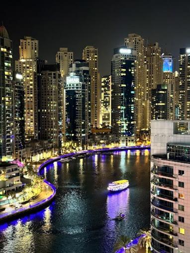 Stylish Marina Apartment