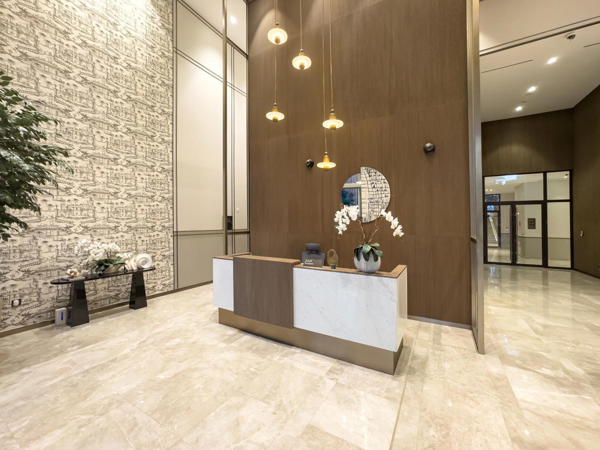 Grandeur 2 Bedroom I Burj Khalifa & Fountain Views I Free Parking, Gym, Pool, Wi-fi & Ps5 I By Skyline Serenity