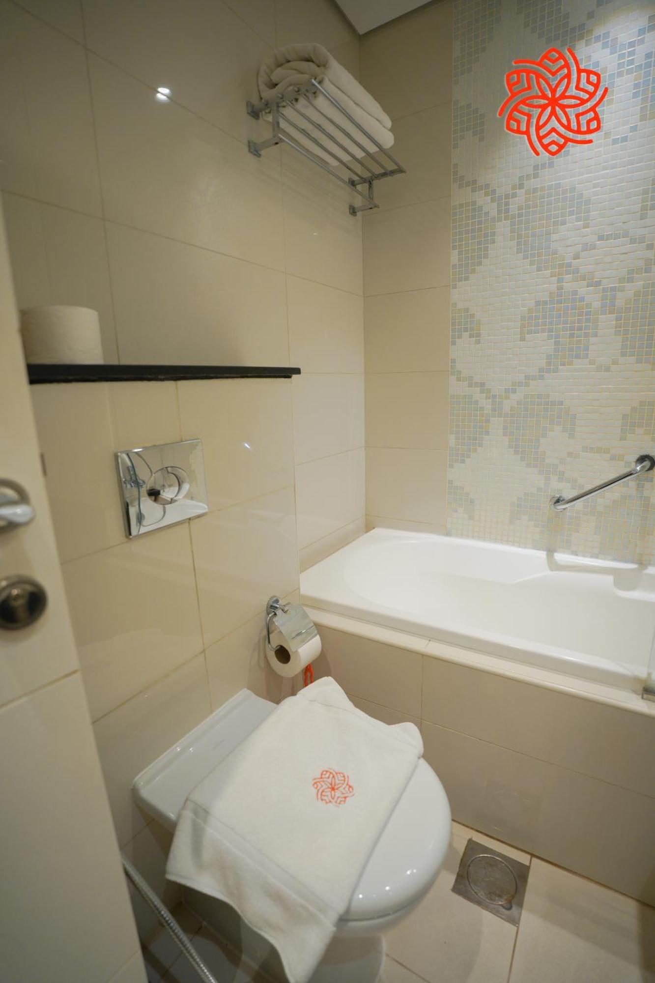 Alashrafia Saray- Peaceful In Canal Views Apartment Dubai