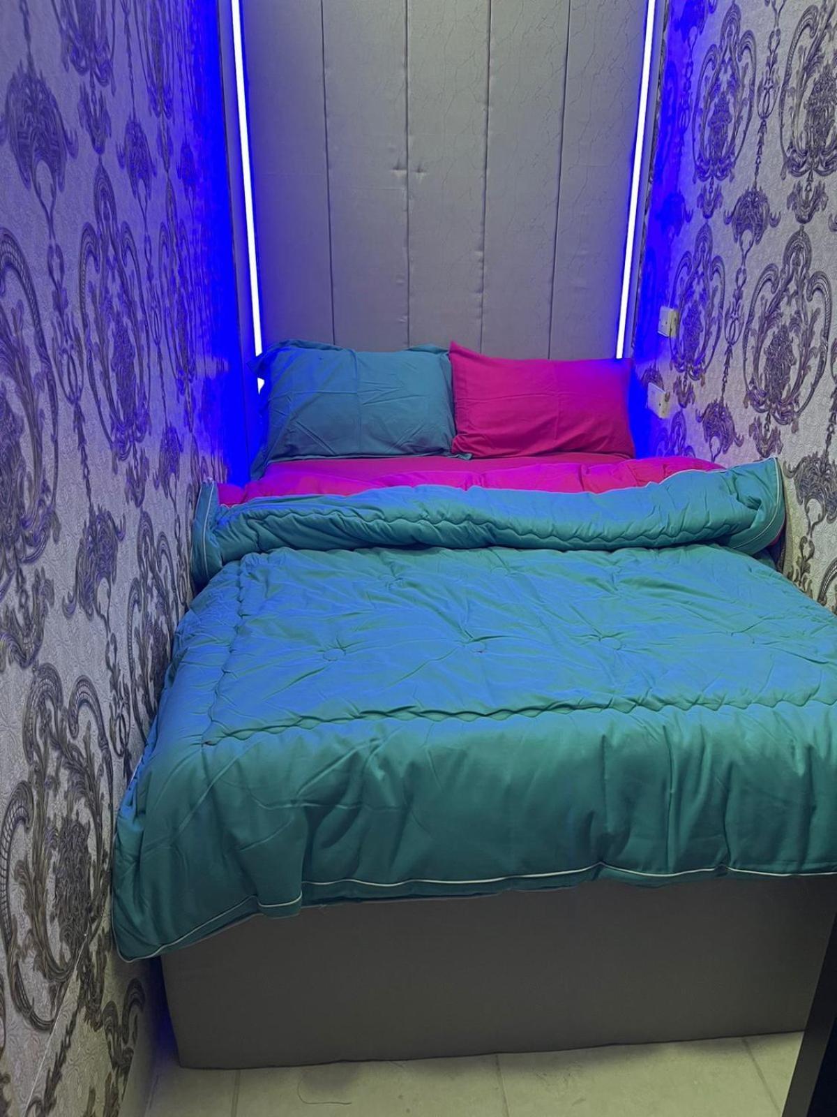 Excutive Solo,couple Partition Apartment Dubai