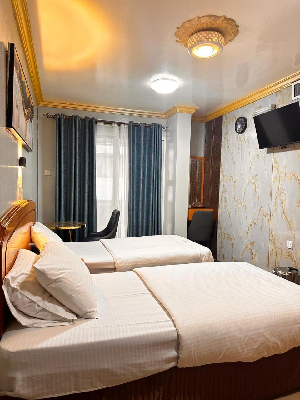 Maaeen Hotel *