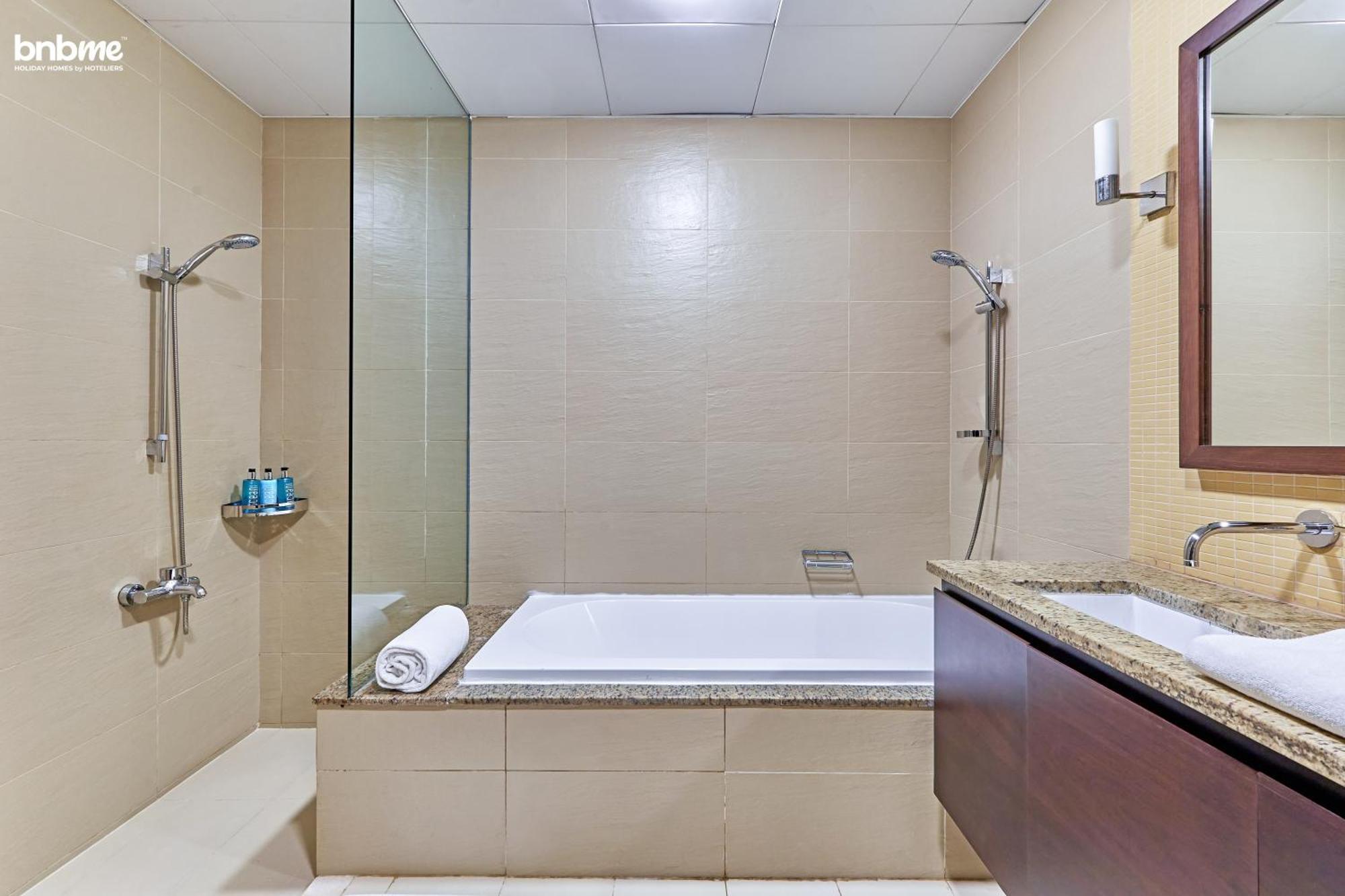 Bnbmehomes - Tiara Tanzanite Apartment Dubai