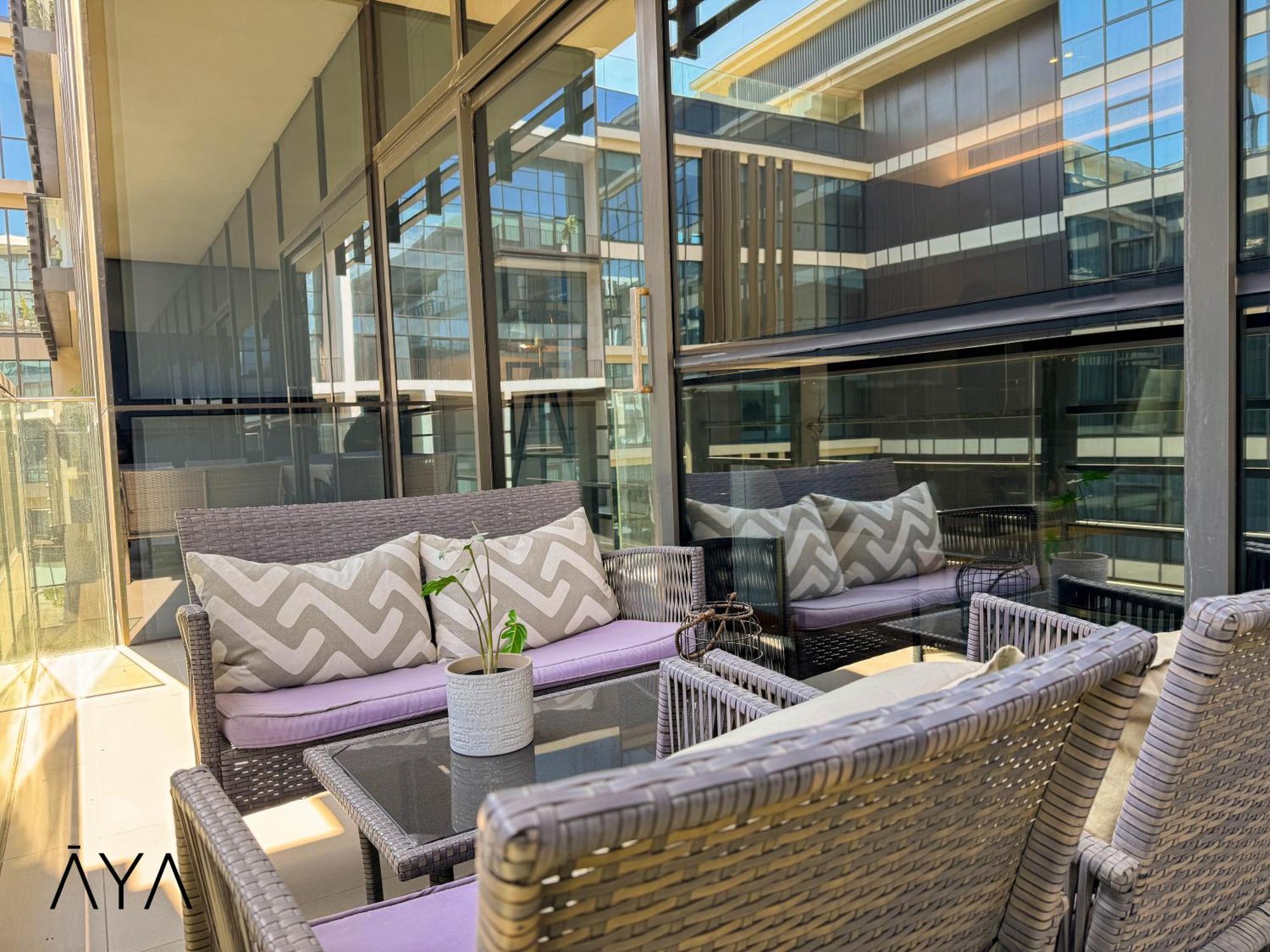 Luxury With Pool, Patio & Gym In Walk *