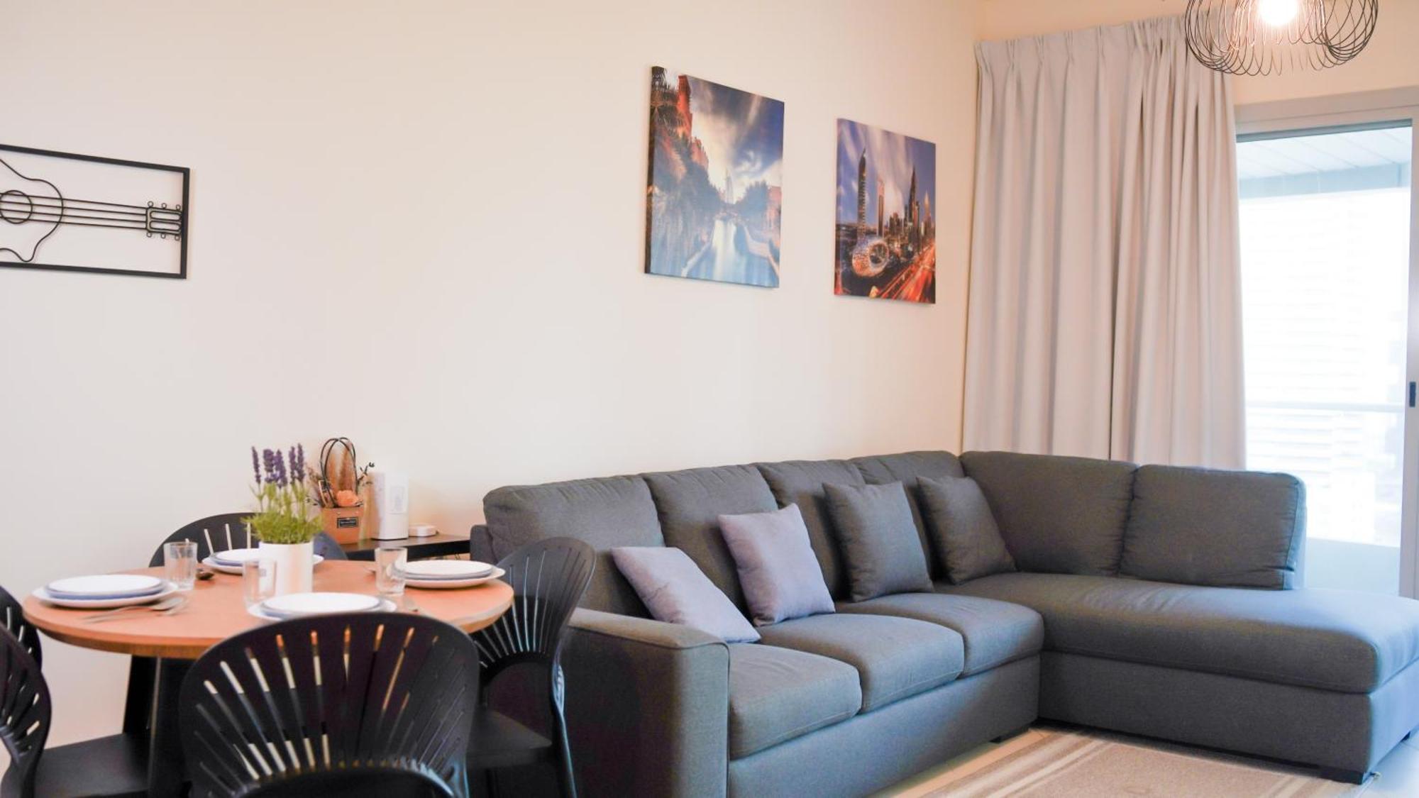 Spacious 2 Bed At Marina High Floor